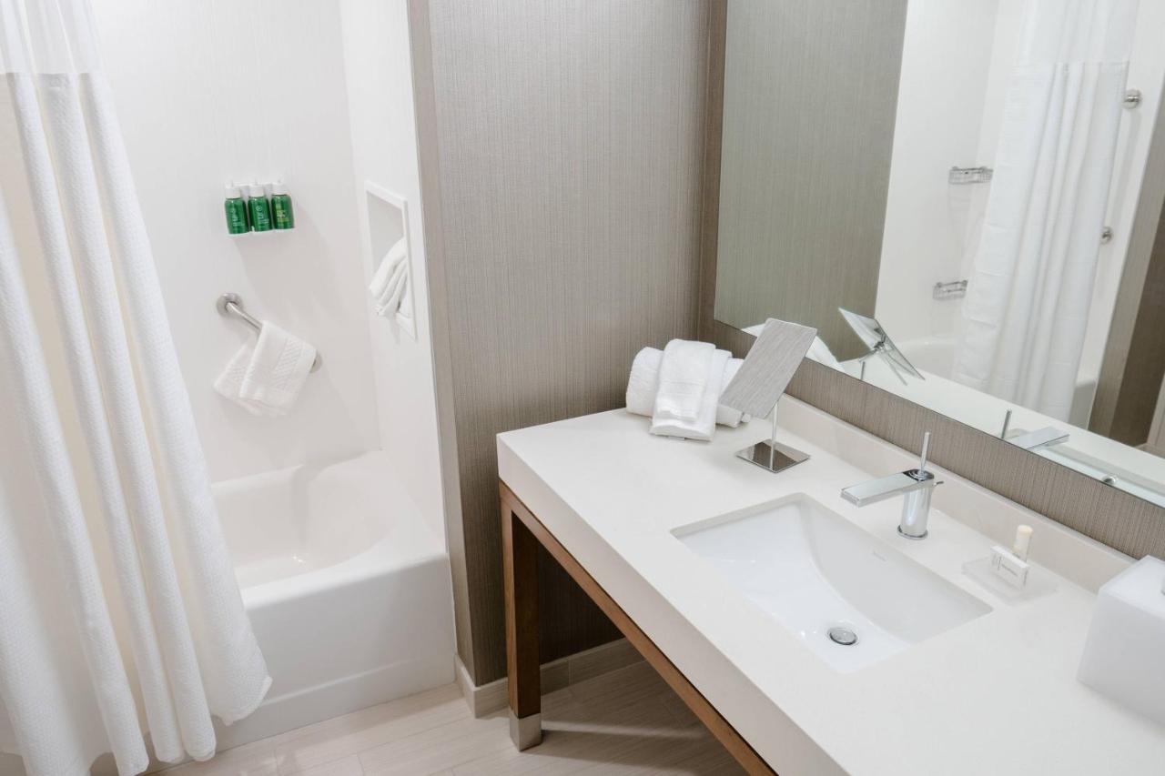 Courtyard By Marriott Fargo Hotel Kültér fotó